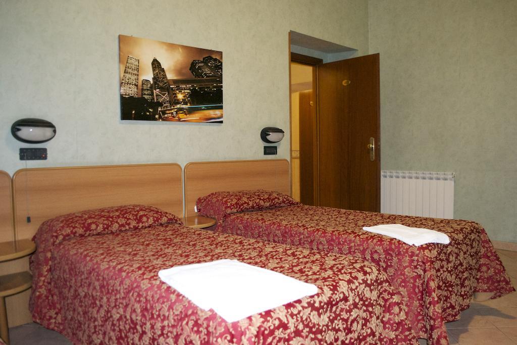 Hotel Ferrarese Ρώμη Εξωτερικό φωτογραφία