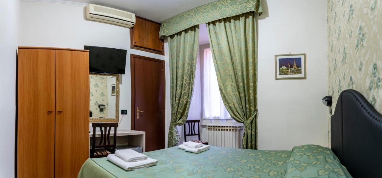 Hotel Ferrarese Ρώμη Εξωτερικό φωτογραφία