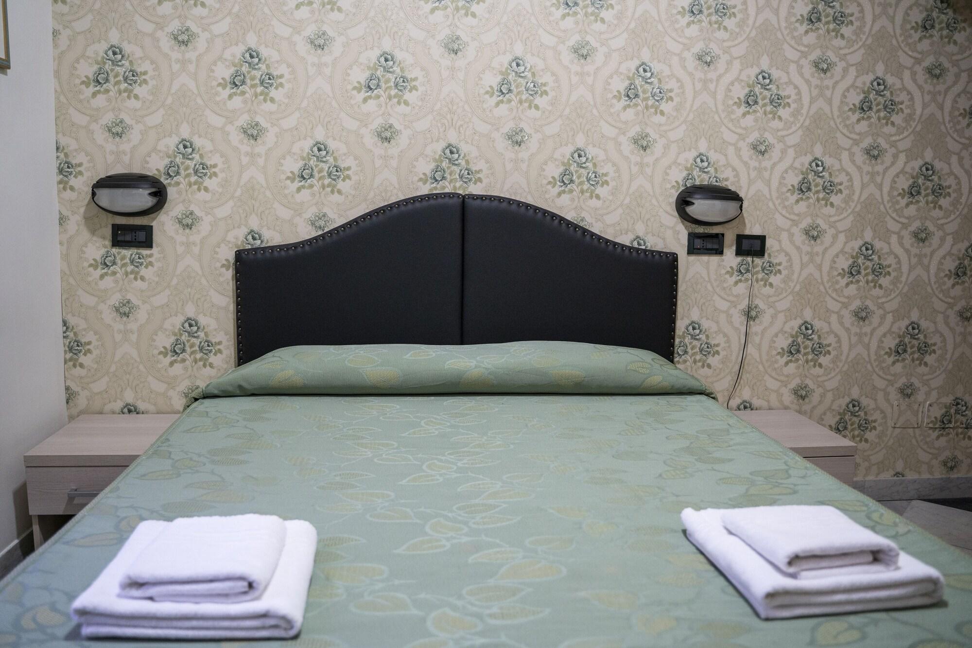 Hotel Ferrarese Ρώμη Εξωτερικό φωτογραφία