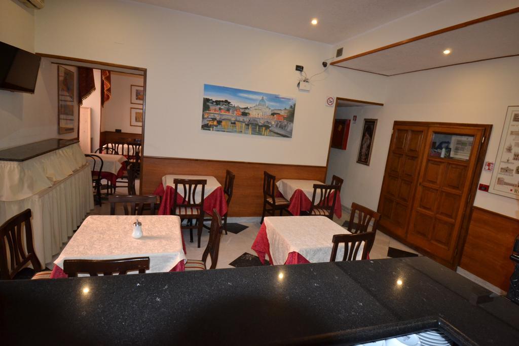Hotel Ferrarese Ρώμη Εξωτερικό φωτογραφία