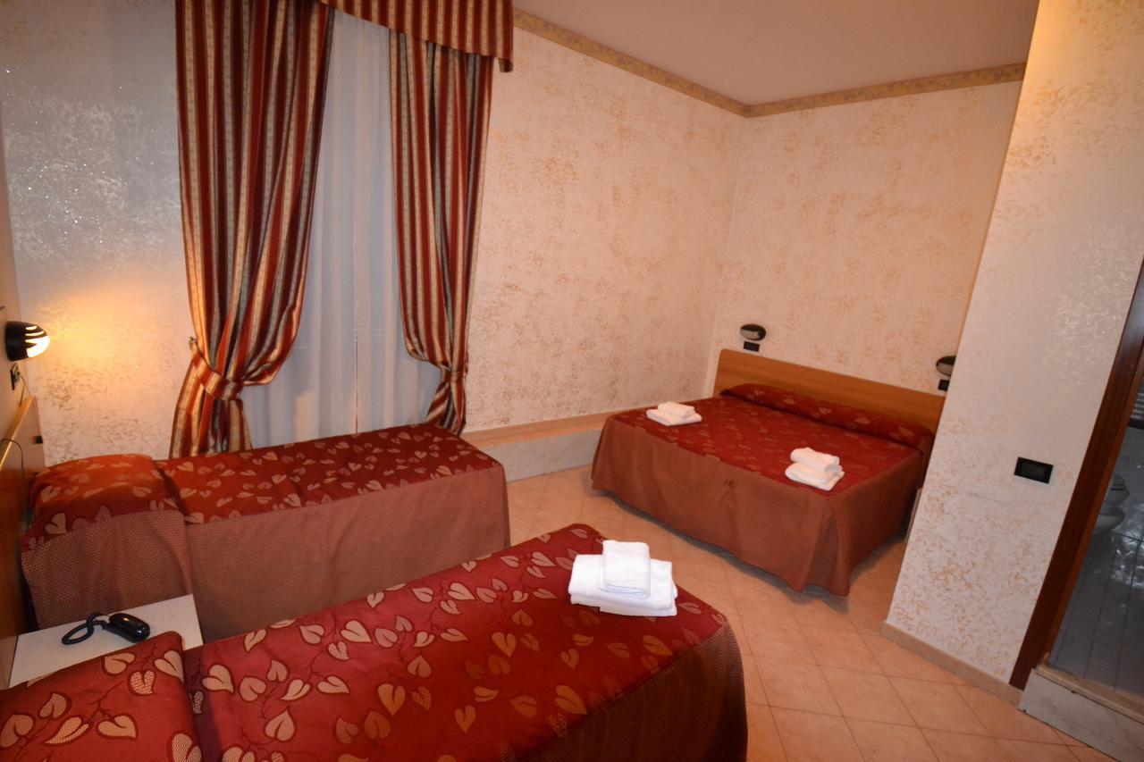 Hotel Ferrarese Ρώμη Εξωτερικό φωτογραφία