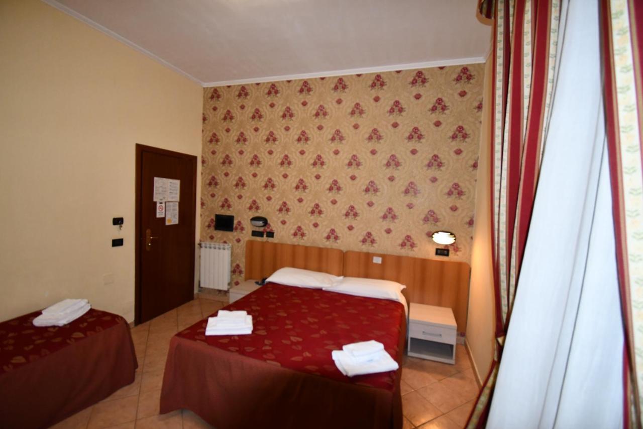 Hotel Ferrarese Ρώμη Εξωτερικό φωτογραφία