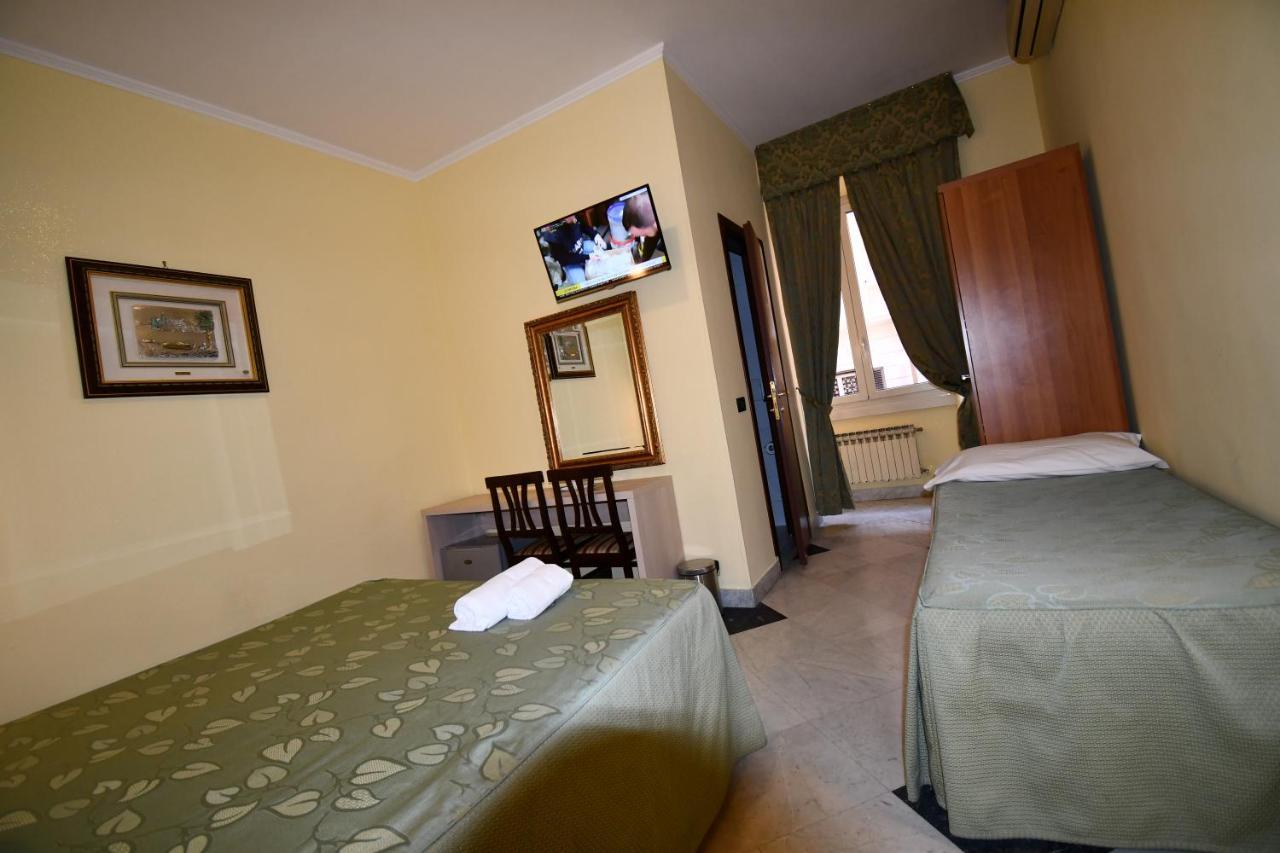 Hotel Ferrarese Ρώμη Εξωτερικό φωτογραφία