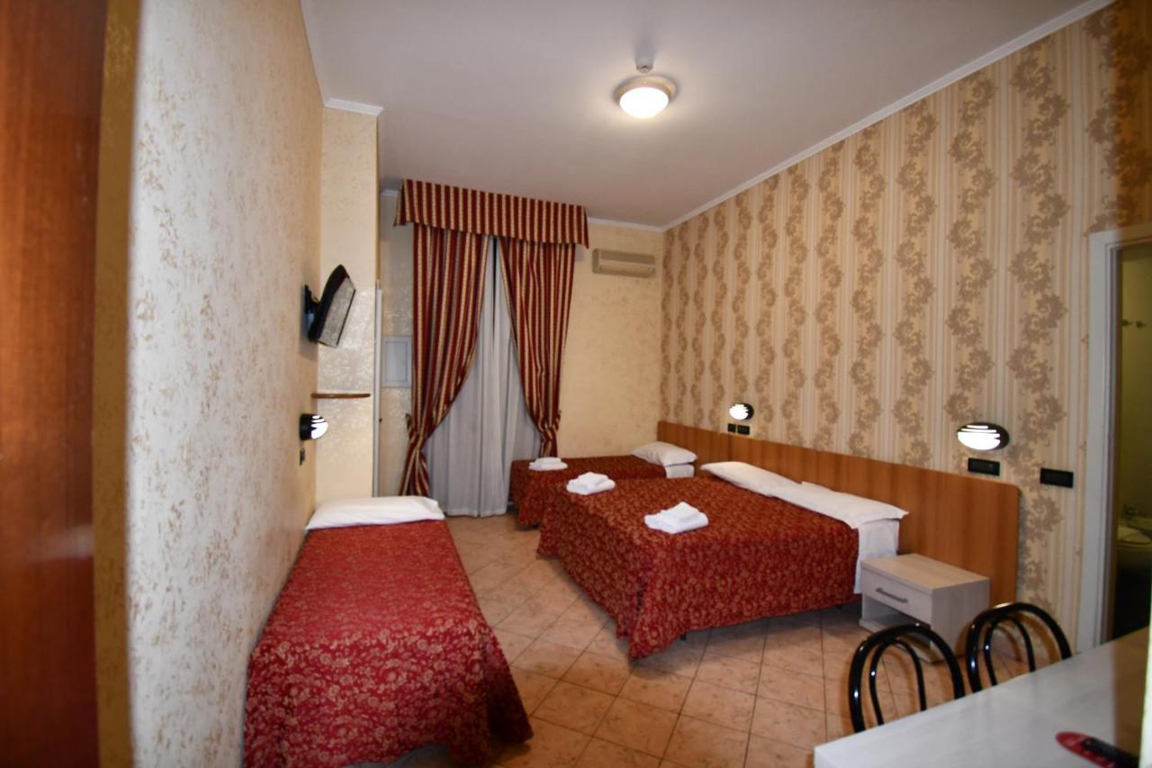Hotel Ferrarese Ρώμη Εξωτερικό φωτογραφία