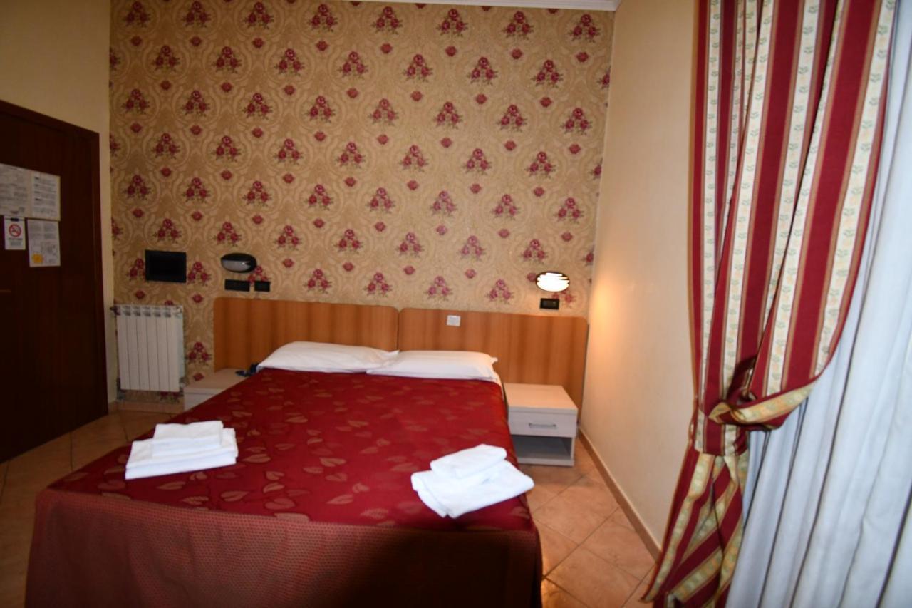 Hotel Ferrarese Ρώμη Εξωτερικό φωτογραφία
