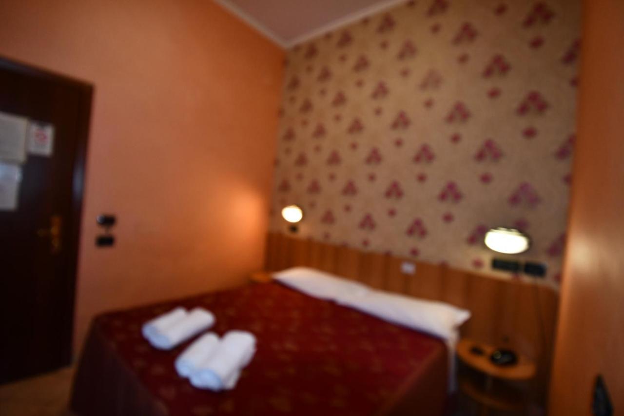 Hotel Ferrarese Ρώμη Εξωτερικό φωτογραφία