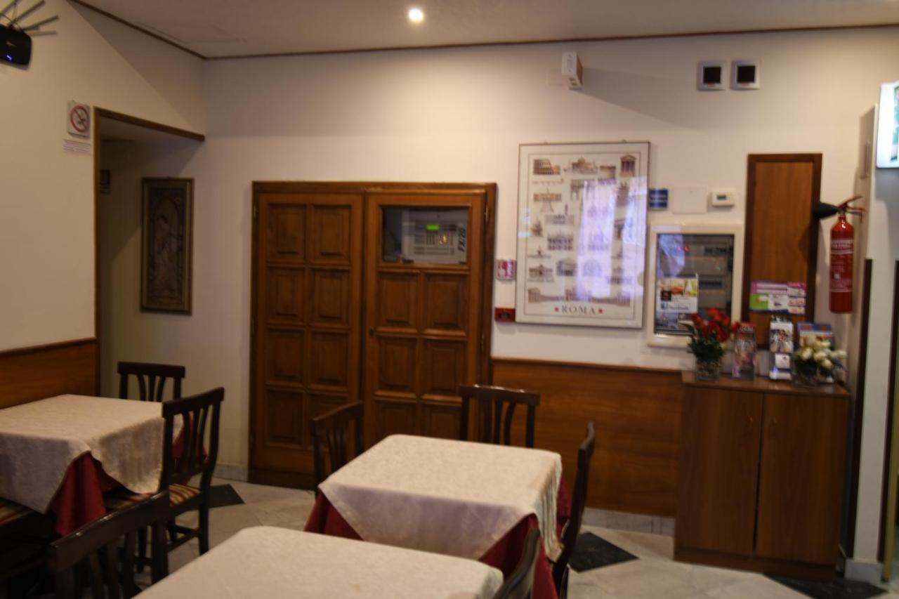 Hotel Ferrarese Ρώμη Εξωτερικό φωτογραφία