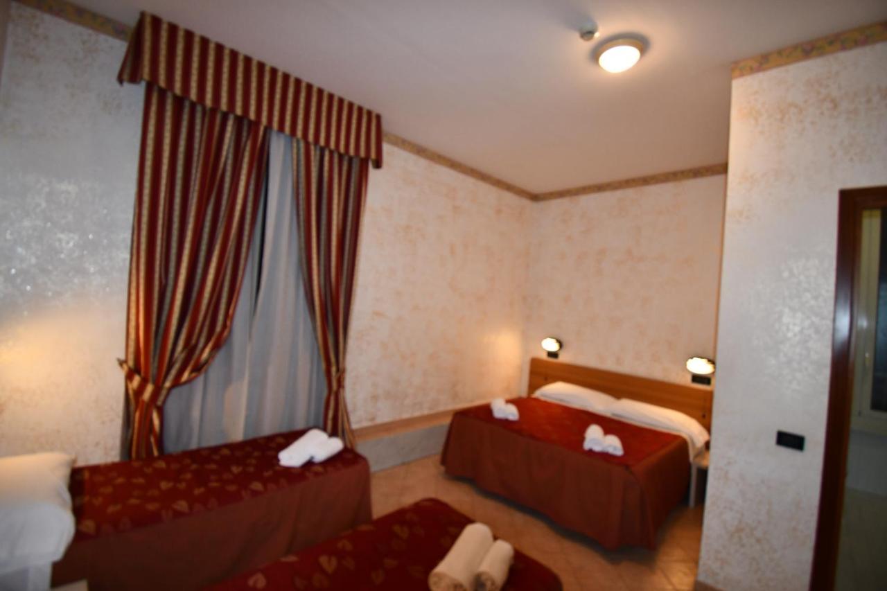 Hotel Ferrarese Ρώμη Εξωτερικό φωτογραφία