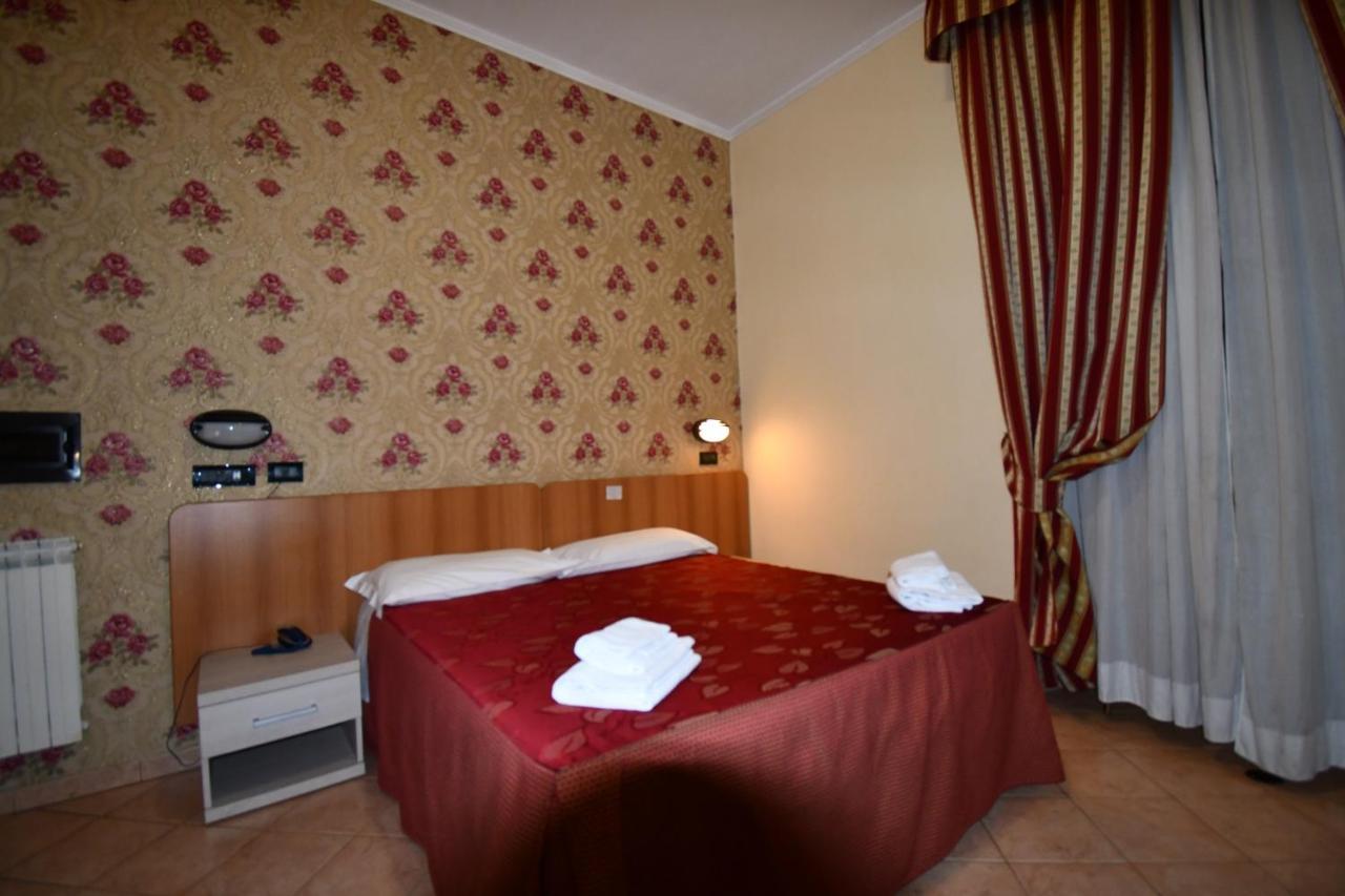 Hotel Ferrarese Ρώμη Εξωτερικό φωτογραφία