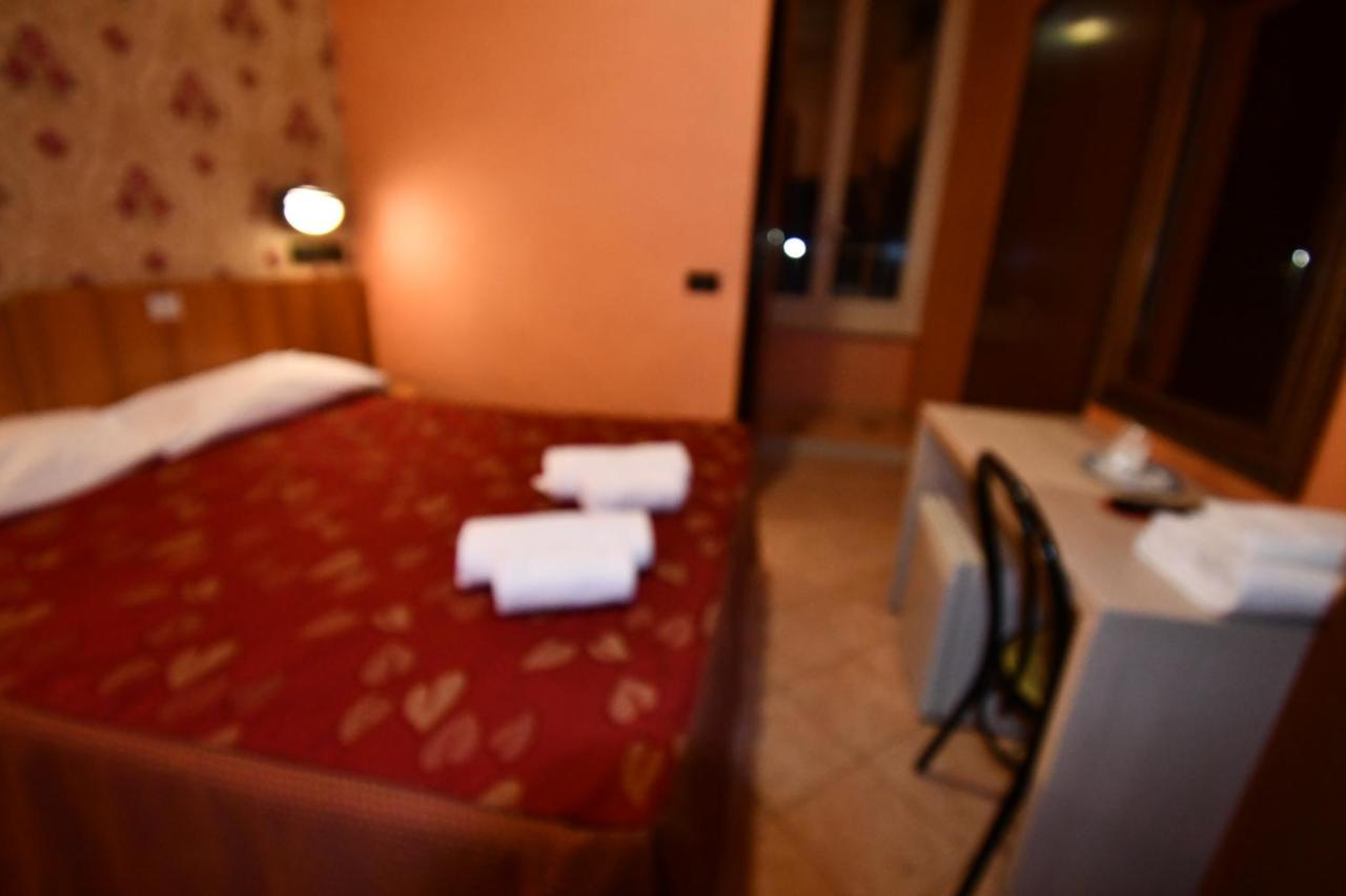Hotel Ferrarese Ρώμη Εξωτερικό φωτογραφία
