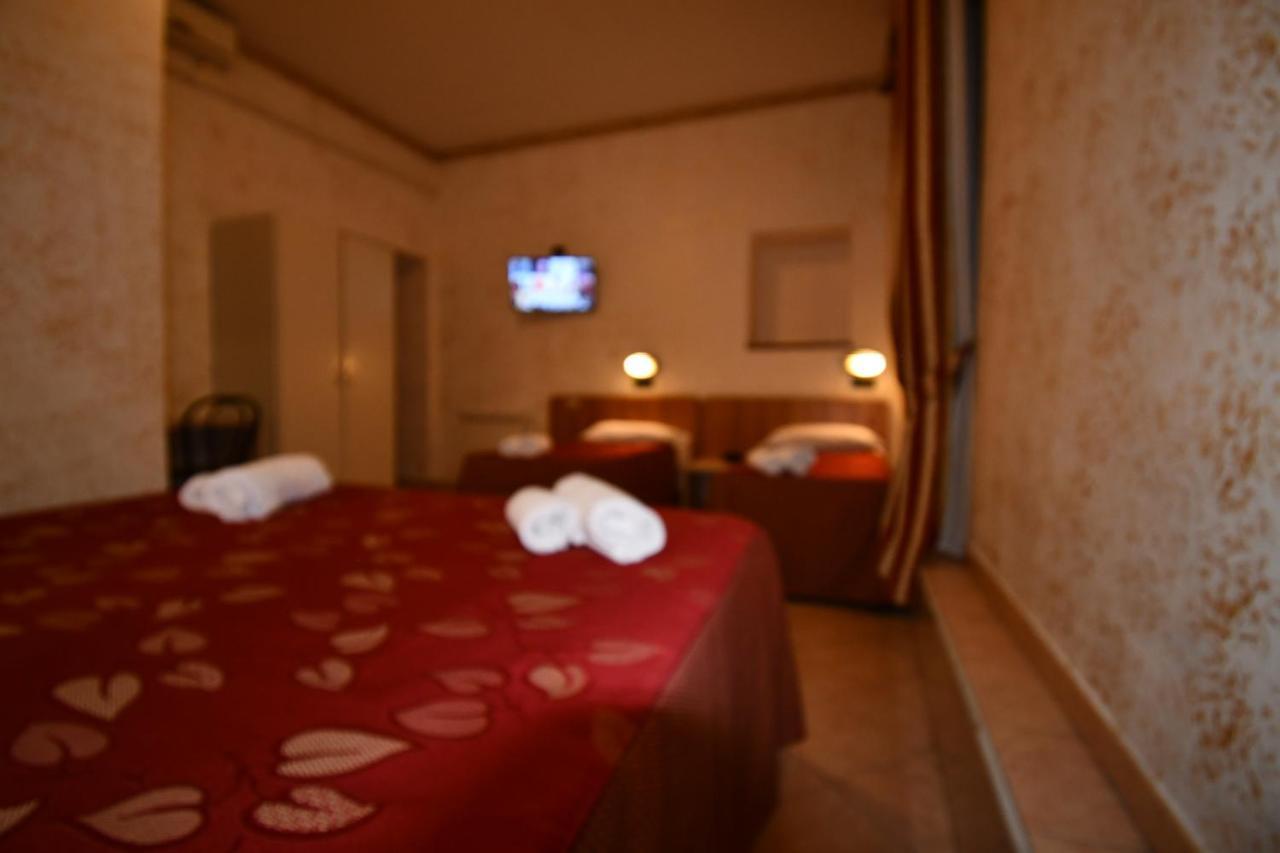 Hotel Ferrarese Ρώμη Εξωτερικό φωτογραφία